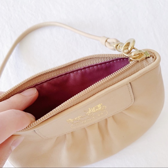Coach nude wristlet - Picture 3 of 7
